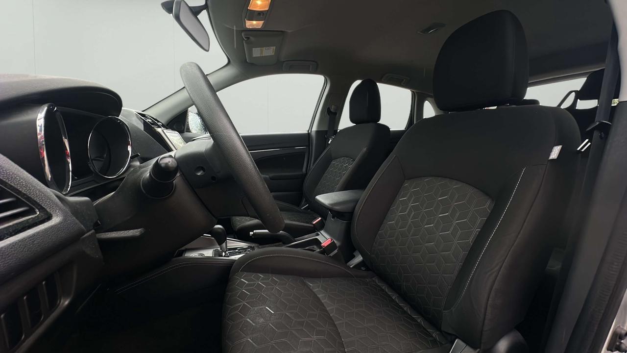 2022 Mitsubishi RVR ES Photo