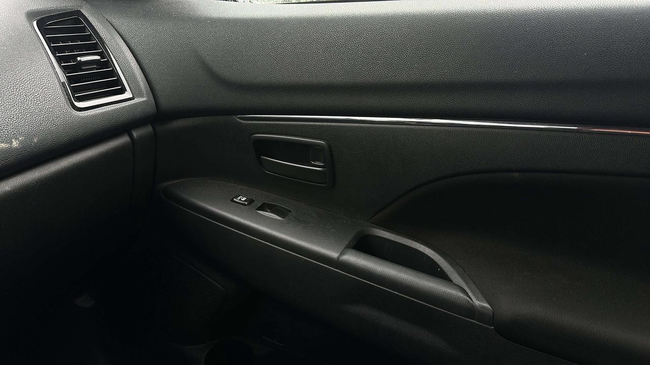 2022 Mitsubishi RVR ES Photo