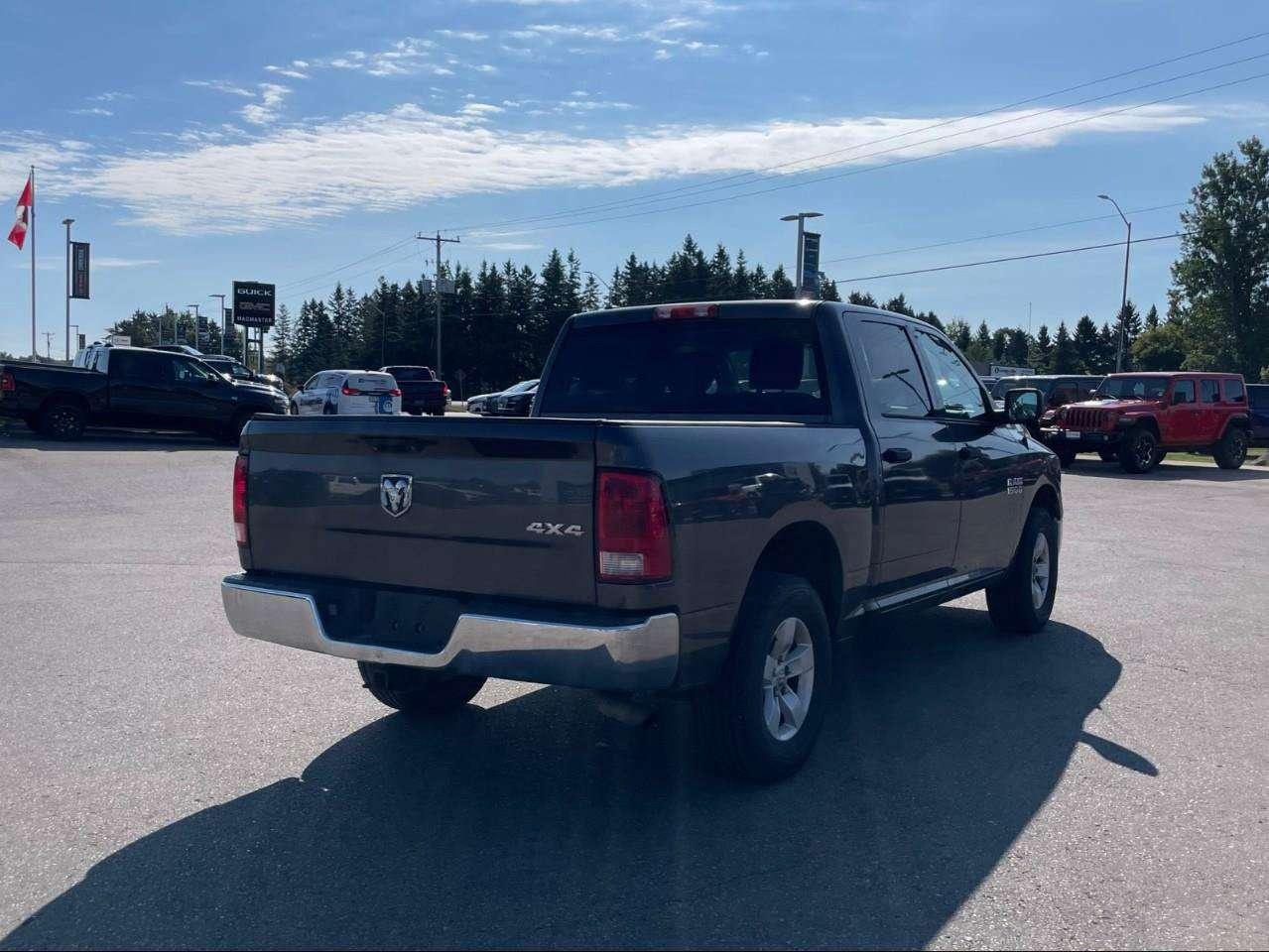 2014 RAM 1500 ACCIDENT FREE   4X4   BACK UP CAM Photo4