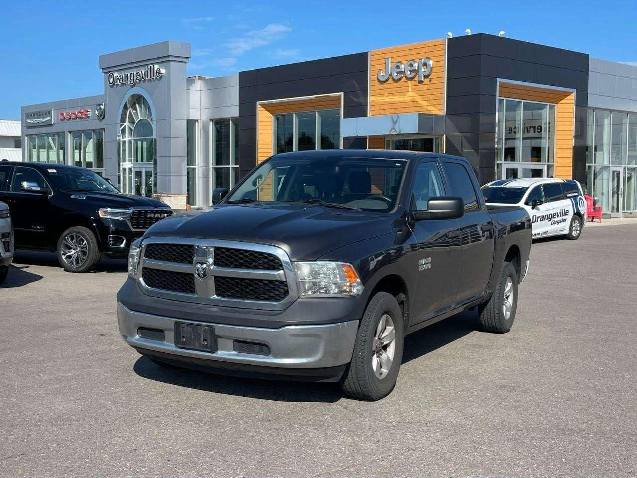 2014 RAM 1500 ACCIDENT FREE   4X4   BACK UP CAM Photo0