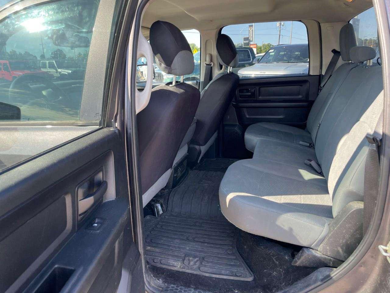2014 RAM 1500 ACCIDENT FREE   4X4   BACK UP CAM Photo