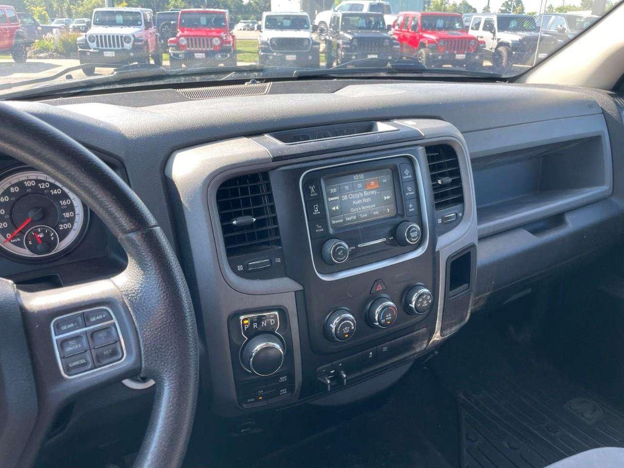 2014 RAM 1500 ACCIDENT FREE   4X4   BACK UP CAM Photo
