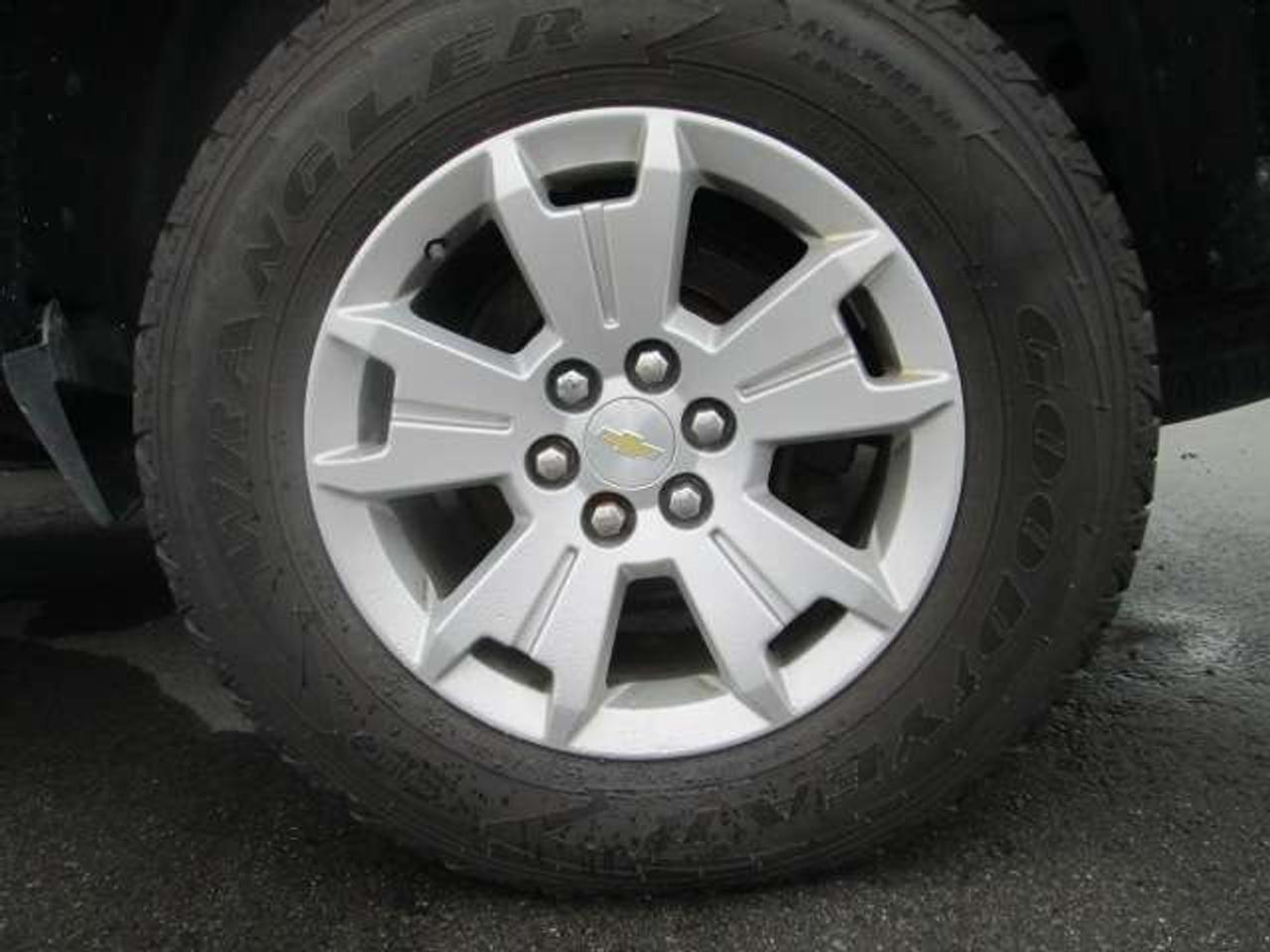 2017 Chevrolet Colorado 4WD LT, Leather, Cap Photo