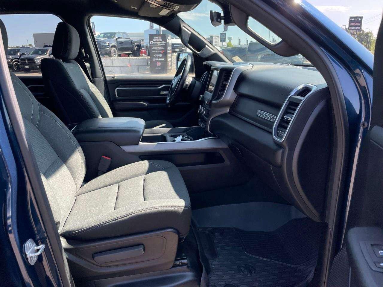 2019 RAM 1500 5.7L V8 HEMI   HTD SEATS   RMT START Photo