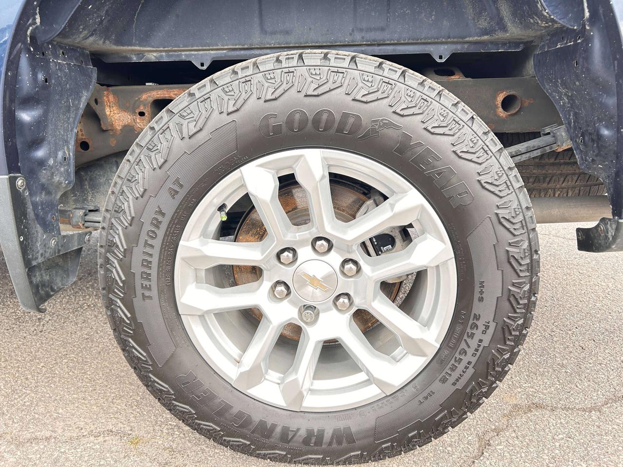 2022 Chevrolet Silverado 1500 Crew LT 4WD Photo