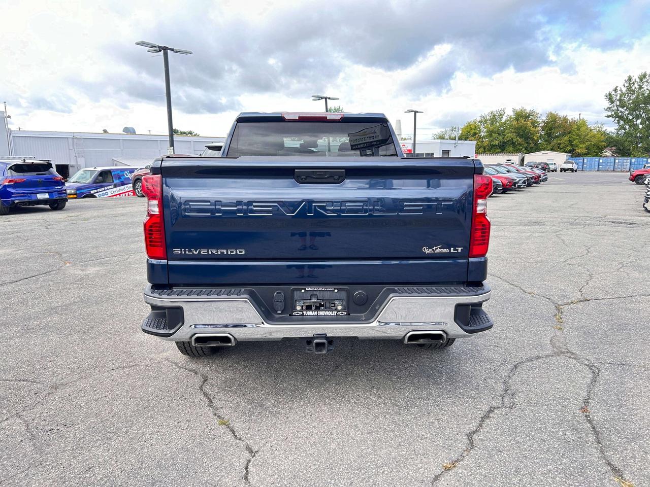 2022 Chevrolet Silverado 1500 Crew LT 4WD Photo
