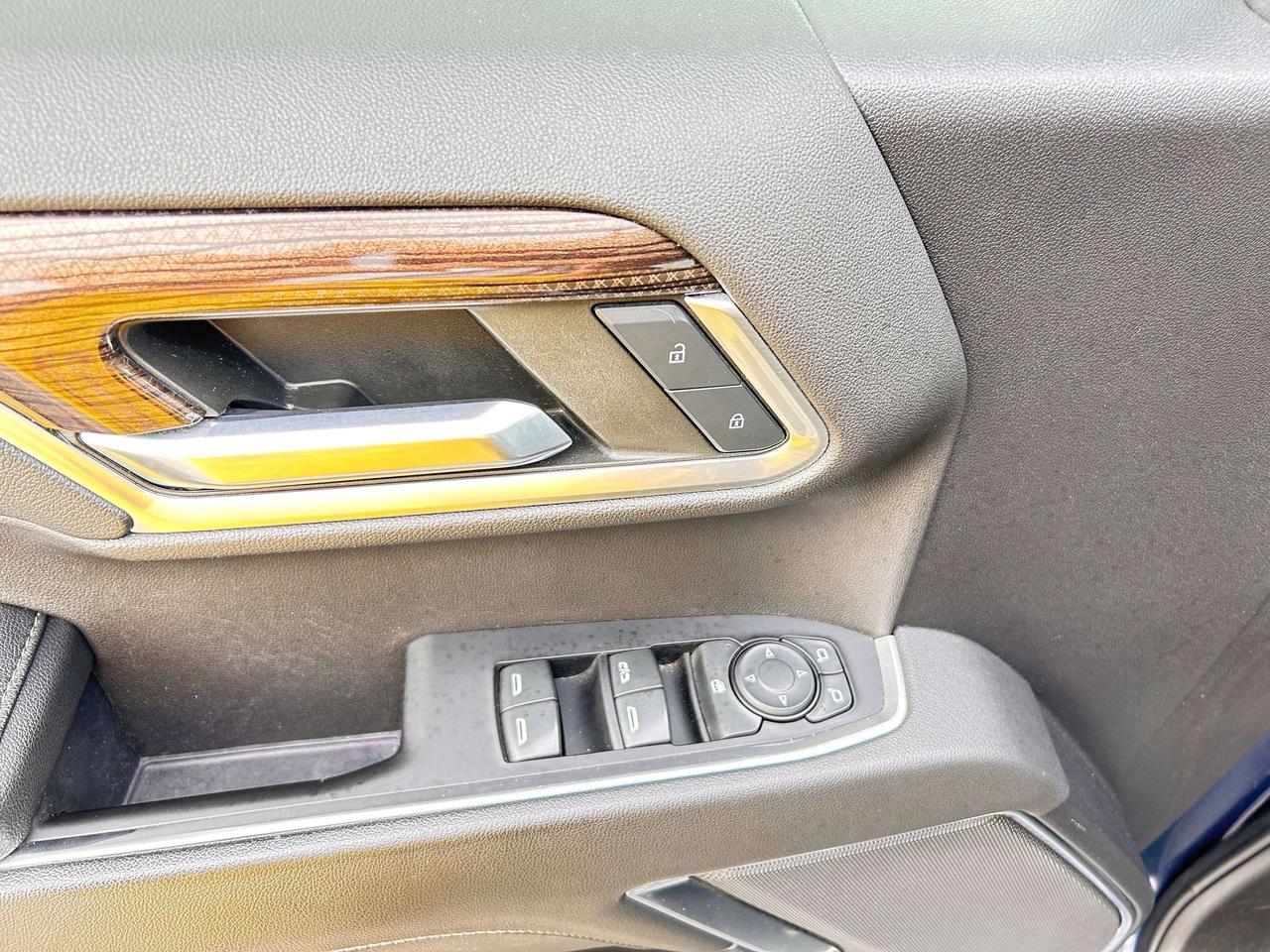 2022 Chevrolet Silverado 1500 Crew LT 4WD Photo