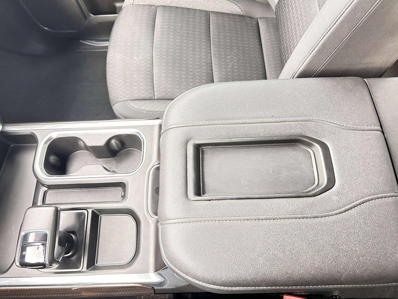 2022 Chevrolet Silverado 1500 Crew LT 4WD Photo