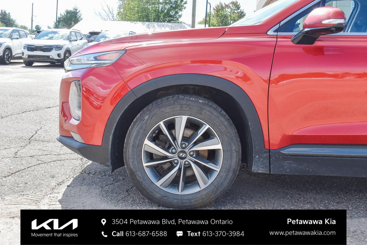 2020 Hyundai Santa Fe Luxury 2.0 4dr All-Wheel Drive Photo2