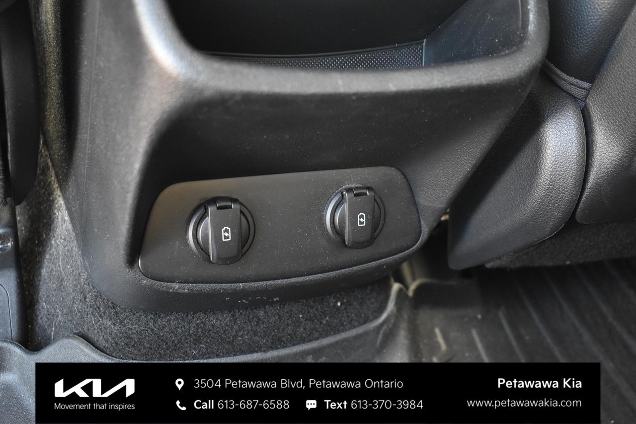 2020 Hyundai Santa Fe Luxury 2.0 4dr All-Wheel Drive Photo