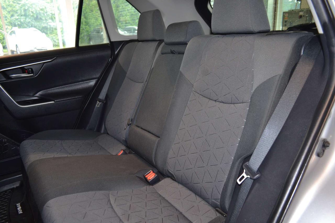2020 Toyota RAV4 XLE Photo