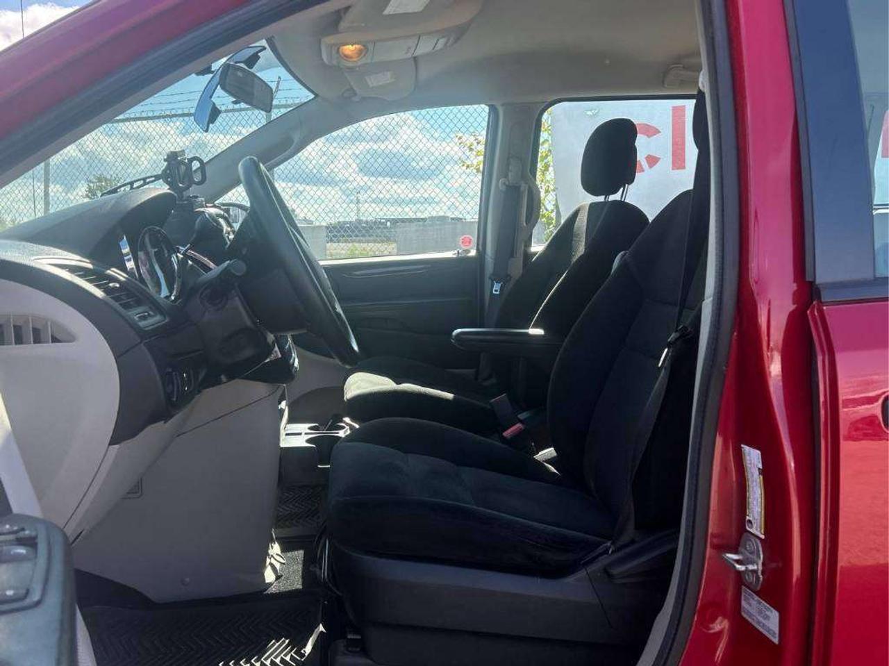 2016 Dodge Grand Caravan CANADA VALUE PACKAGE Photo