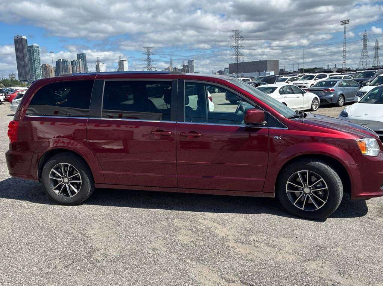 2016 Dodge Grand Caravan SXT Premium Plus Photo5