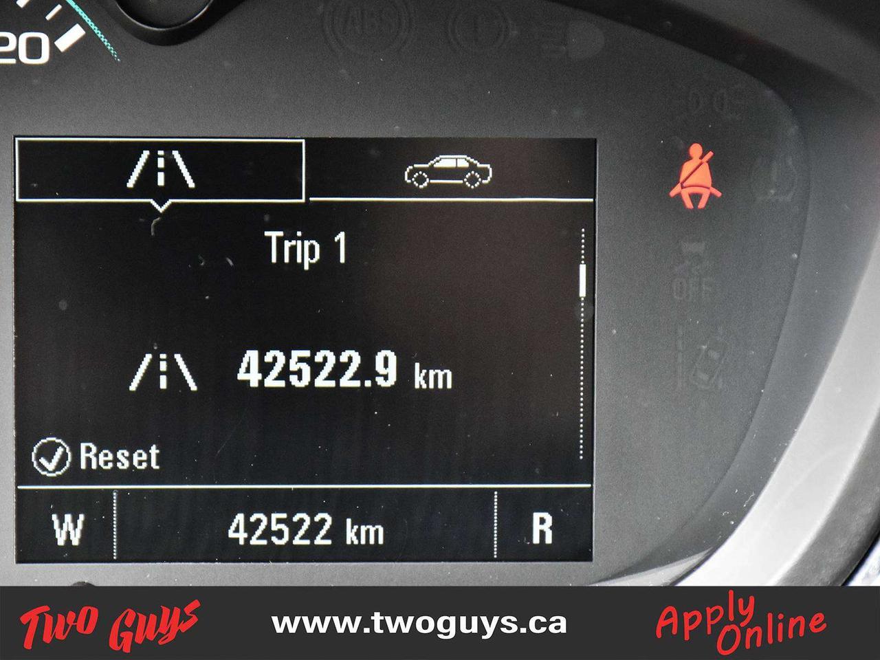 2022 Chevrolet Trax LT Photo