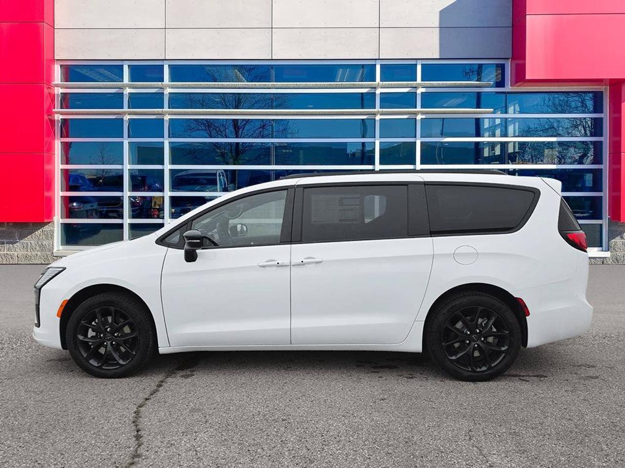 2027 Chrysler Pacifica Limited| TRAILER TOW|AWD|HEATED STEERING WHEEL| Photo