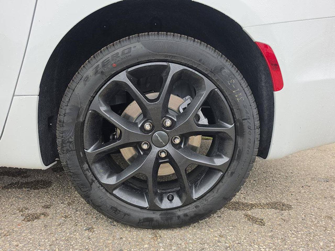2027 Chrysler Pacifica Limited| TRAILER TOW|AWD|HEATED STEERING WHEEL| Photo
