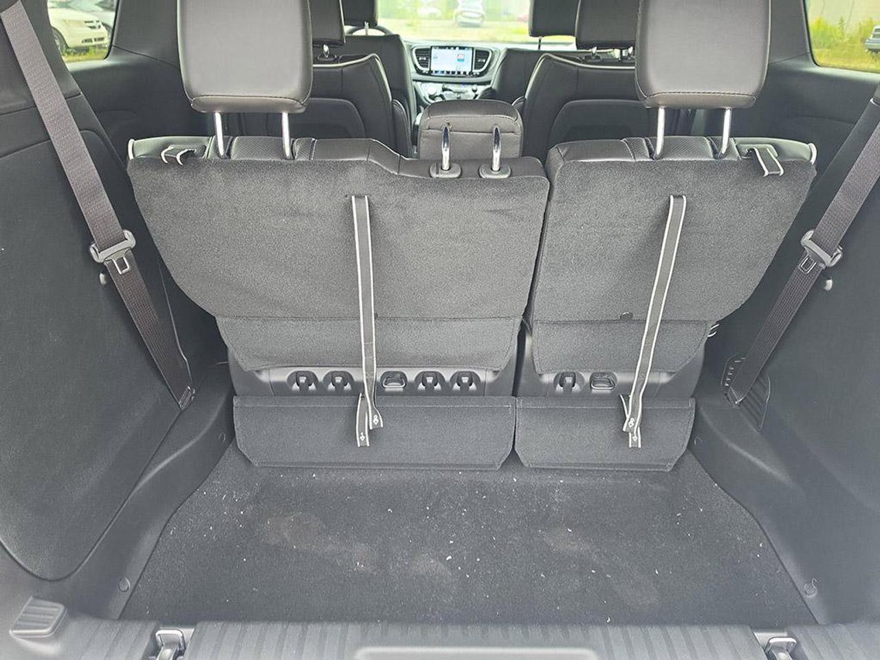 2027 Chrysler Pacifica Limited| TRAILER TOW|AWD|HEATED STEERING WHEEL| Photo
