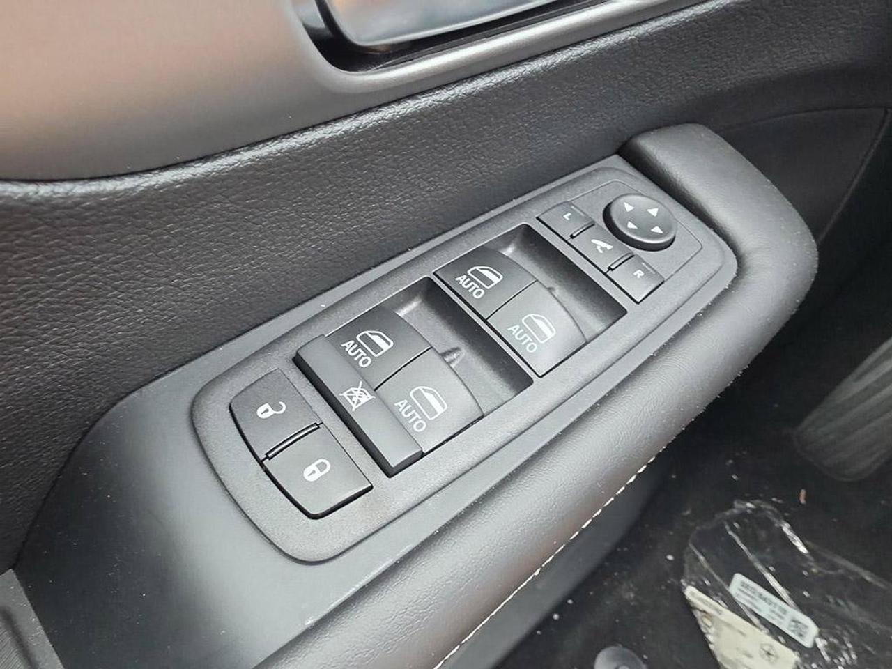 2027 Chrysler Pacifica Limited| TRAILER TOW|AWD|HEATED STEERING WHEEL| Photo