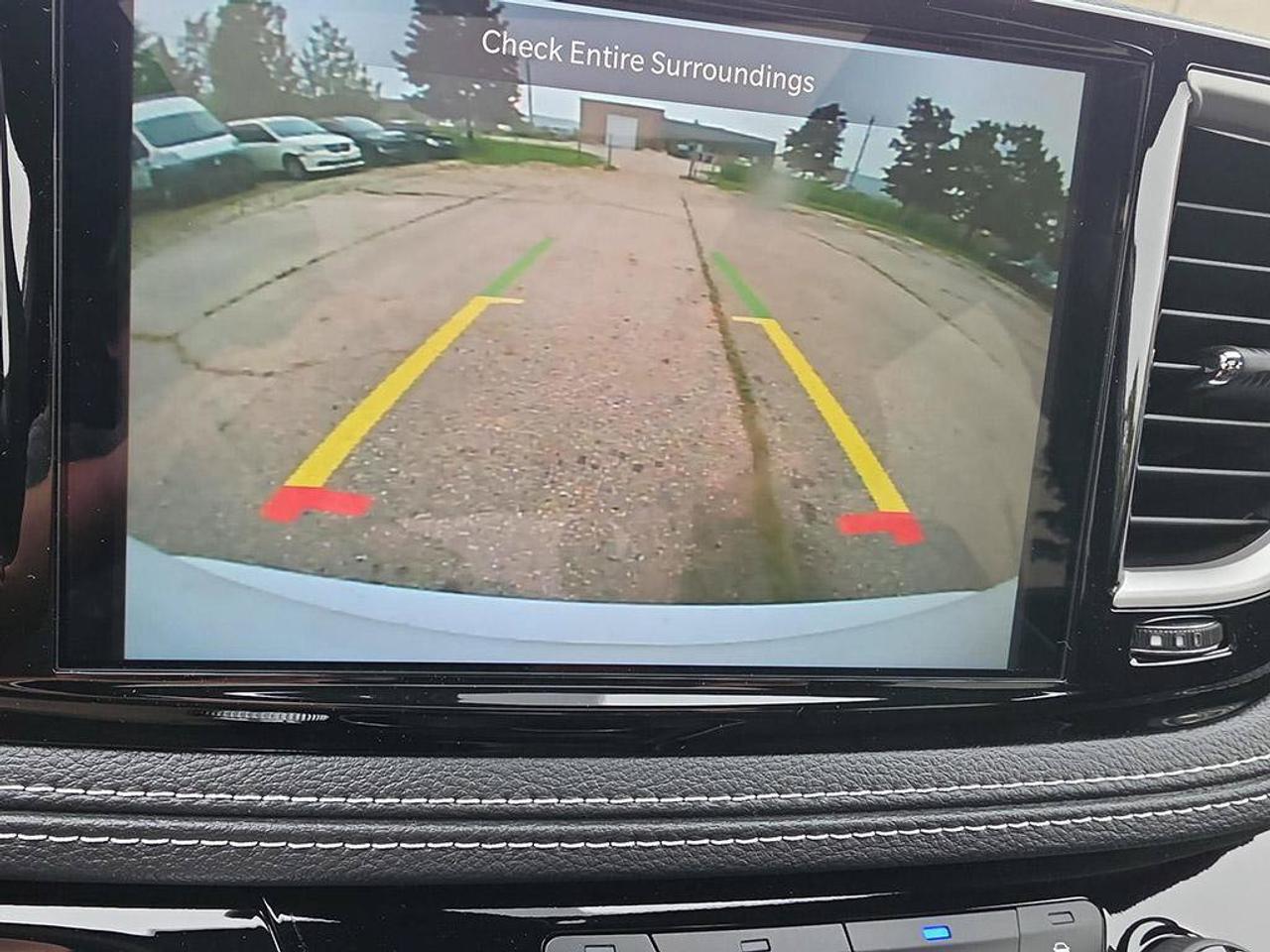 2027 Chrysler Pacifica Limited| TRAILER TOW|AWD|HEATED STEERING WHEEL| Photo