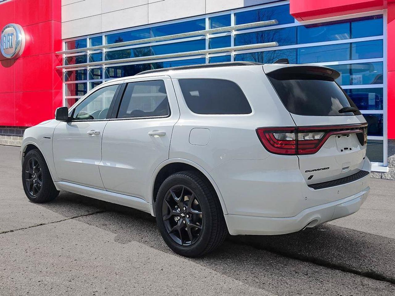 2027 Dodge Durango GT HEMI V8 Plus/BLACKTOP/SUNROOF/HEATED SEATS/TRAILER TOW Photo2