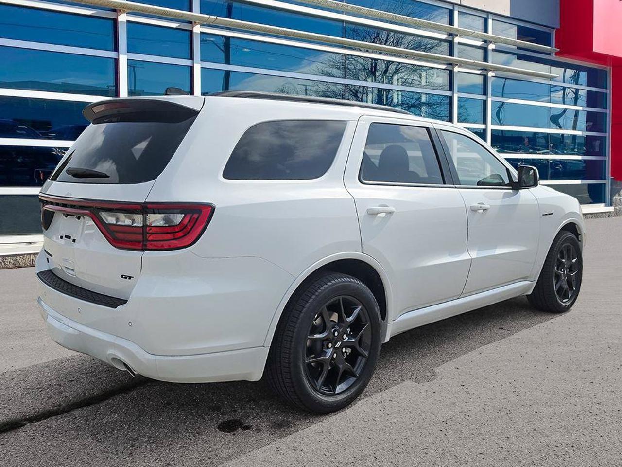 2027 Dodge Durango GT HEMI V8 Plus/BLACKTOP/SUNROOF/HEATED SEATS/TRAILER TOW Photo