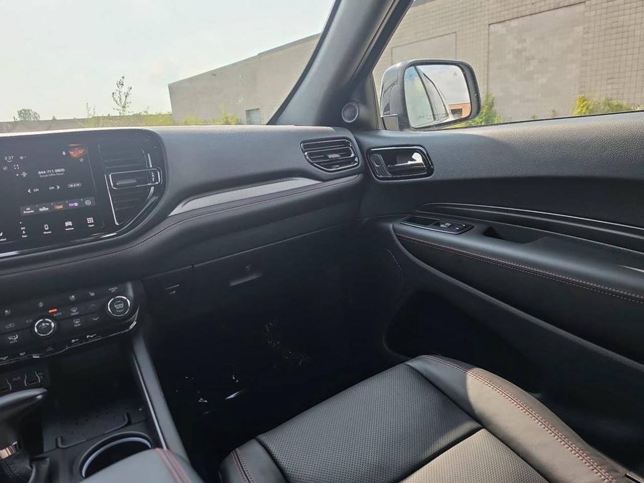 2027 Dodge Durango GT HEMI V8 Plus/BLACKTOP/SUNROOF/HEATED SEATS/TRAILER TOW Photo