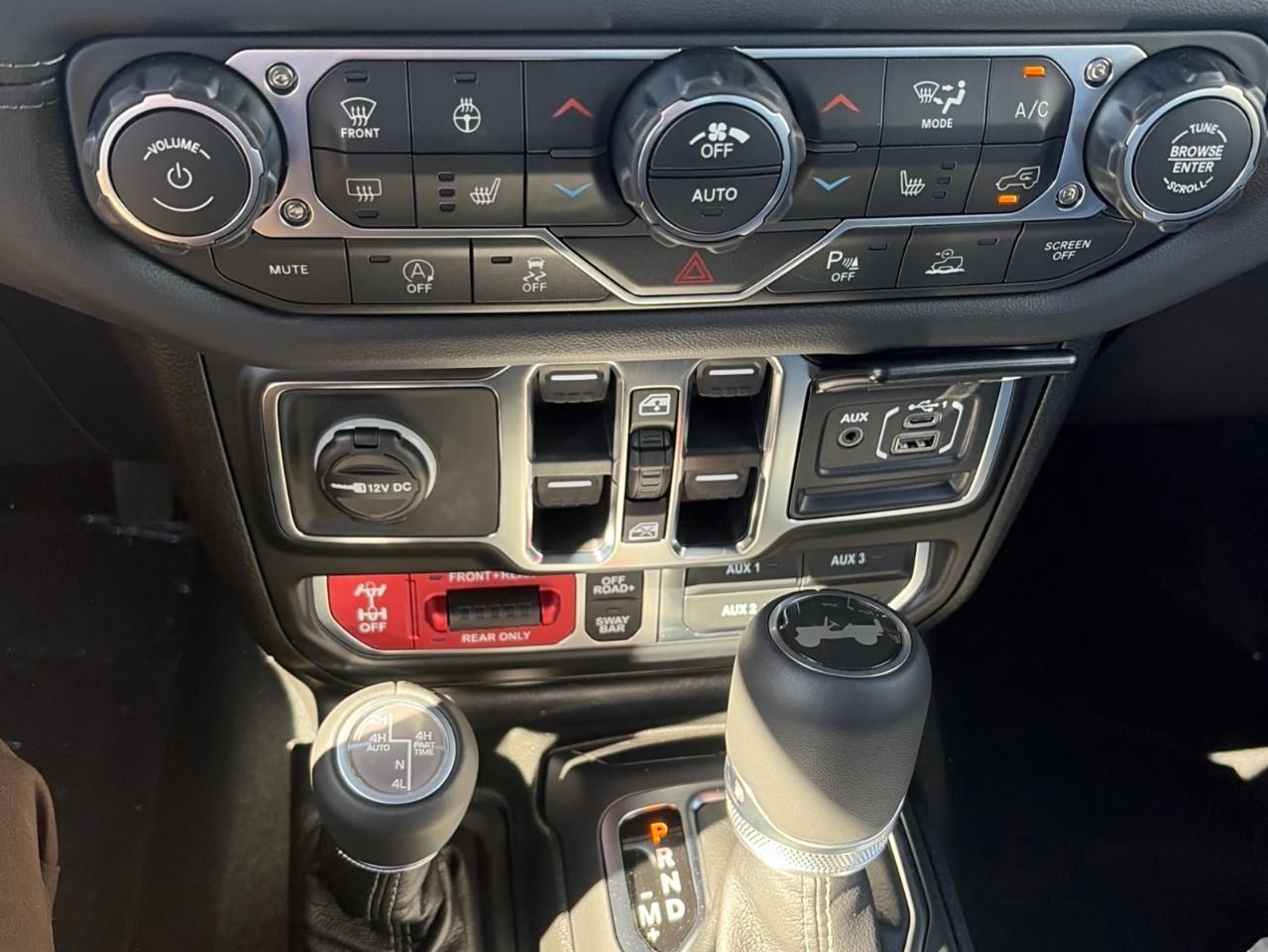 2027 Jeep Wrangler Rubicon 4dr 4x4 Photo