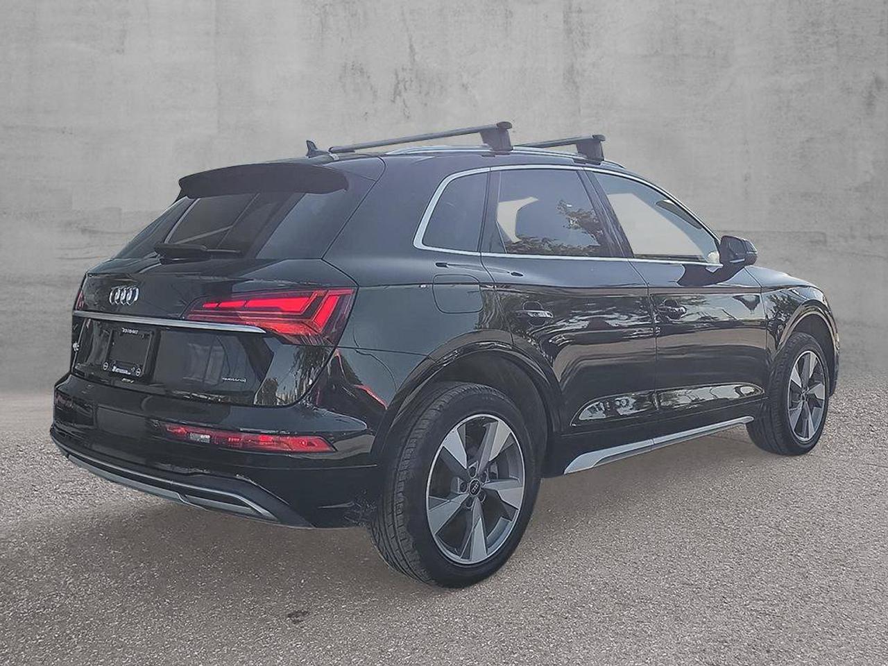 2024 Audi Q5 Komfort | Wireless Apple Car Play | Heated Seats | Photo