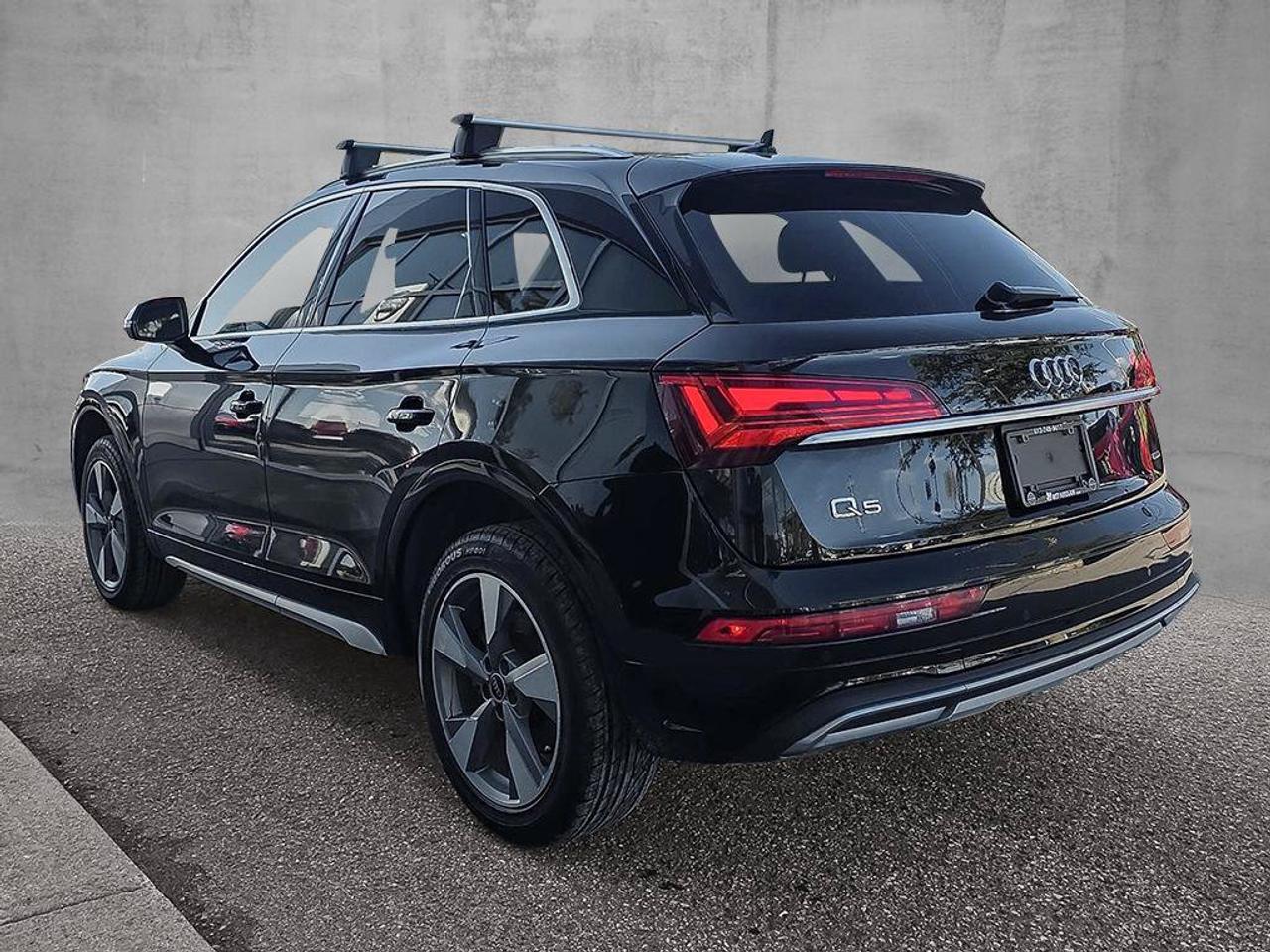 2024 Audi Q5 Komfort | Wireless Apple Car Play | Heated Seats | Photo