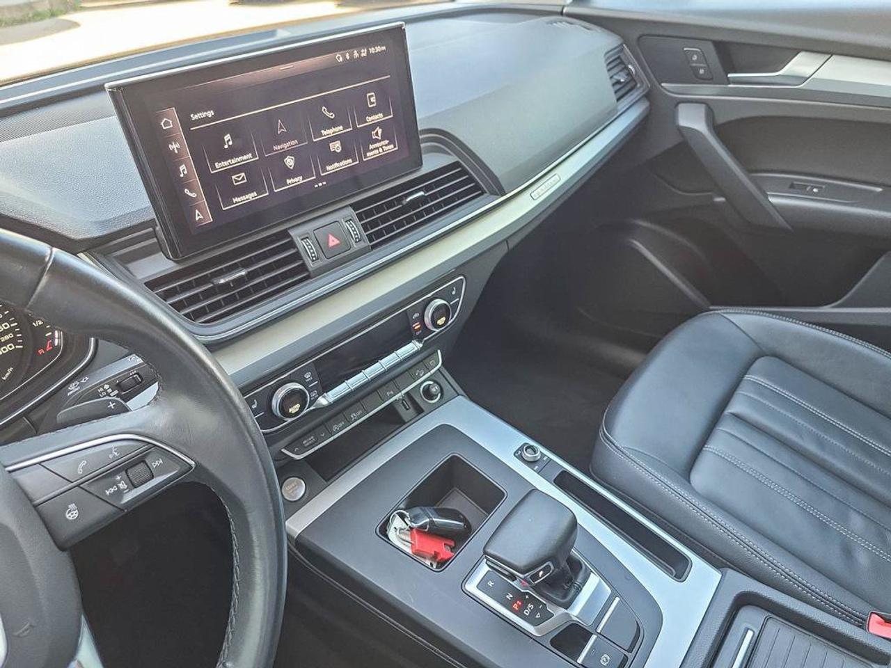 2024 Audi Q5 Komfort | Wireless Apple Car Play | Heated Seats | Photo