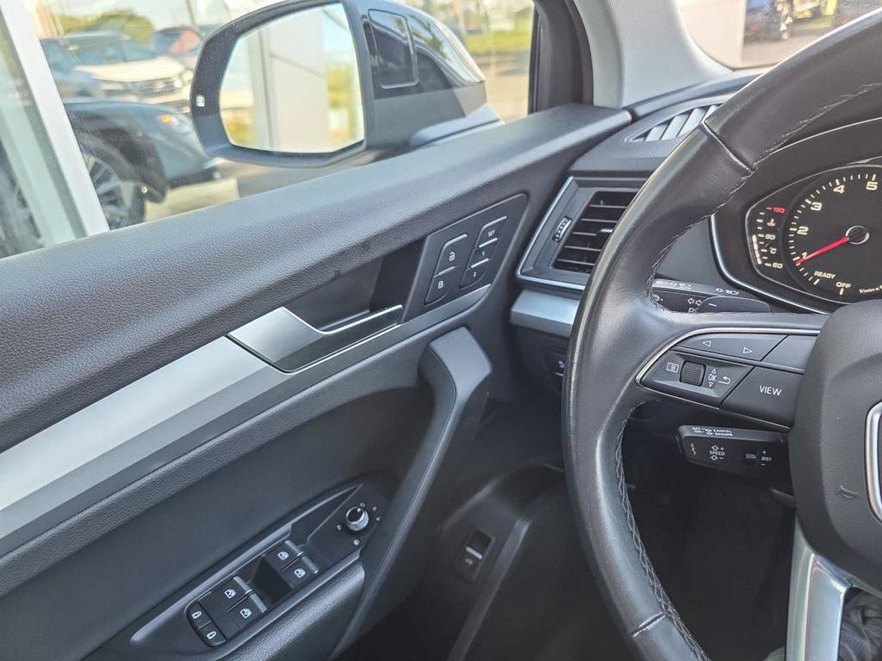 2024 Audi Q5 Komfort | Wireless Apple Car Play | Heated Seats | Photo