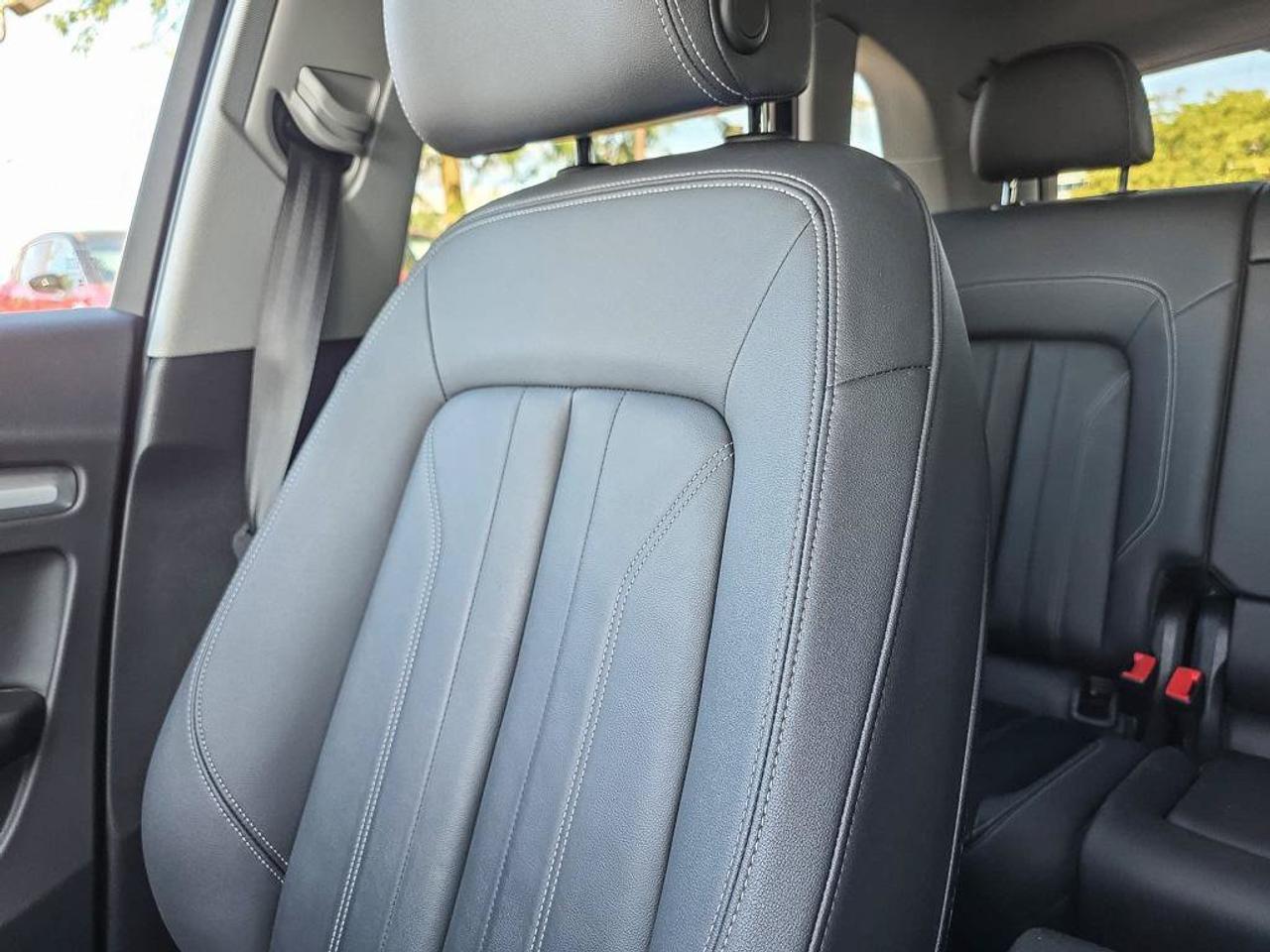 2024 Audi Q5 Komfort | Wireless Apple Car Play | Heated Seats | Photo