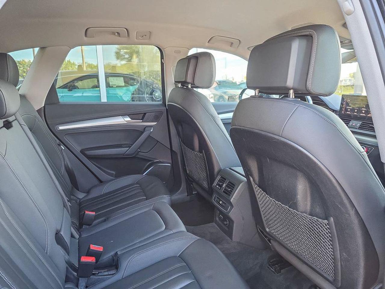 2024 Audi Q5 Komfort | Wireless Apple Car Play | Heated Seats | Photo