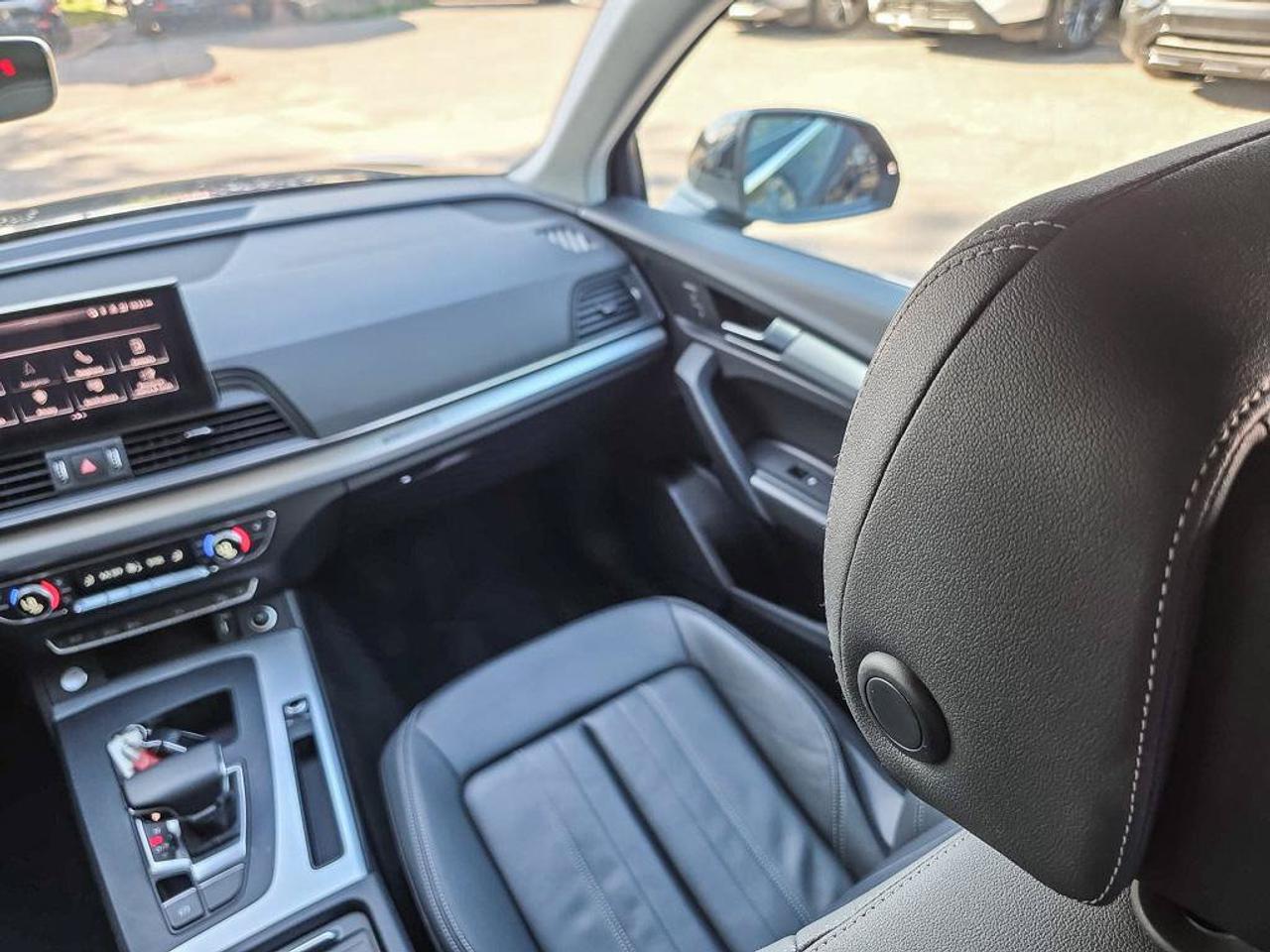 2024 Audi Q5 Komfort | Wireless Apple Car Play | Heated Seats | Photo