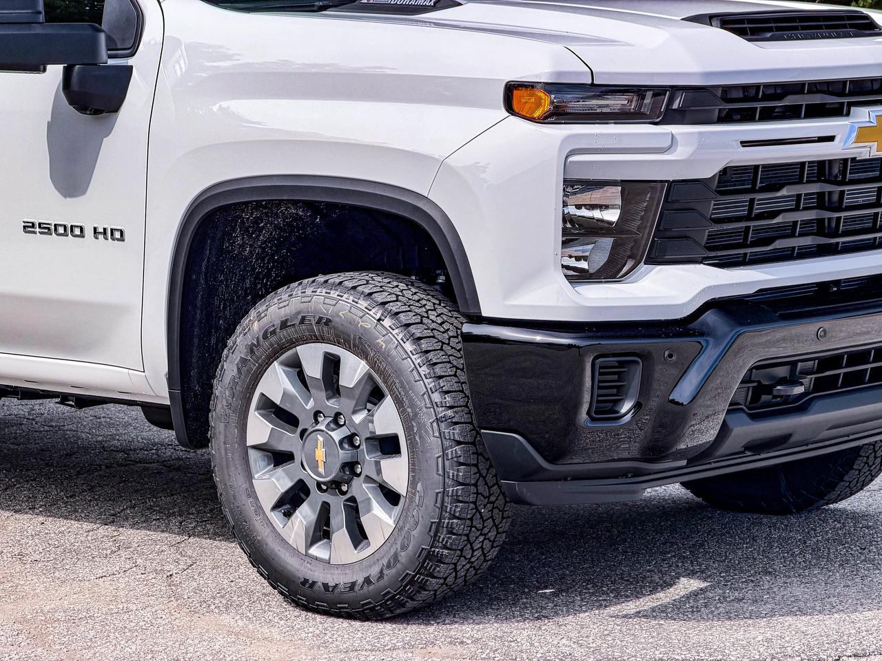2026 Chevrolet SILVERADO 2500HD Custom Photo
