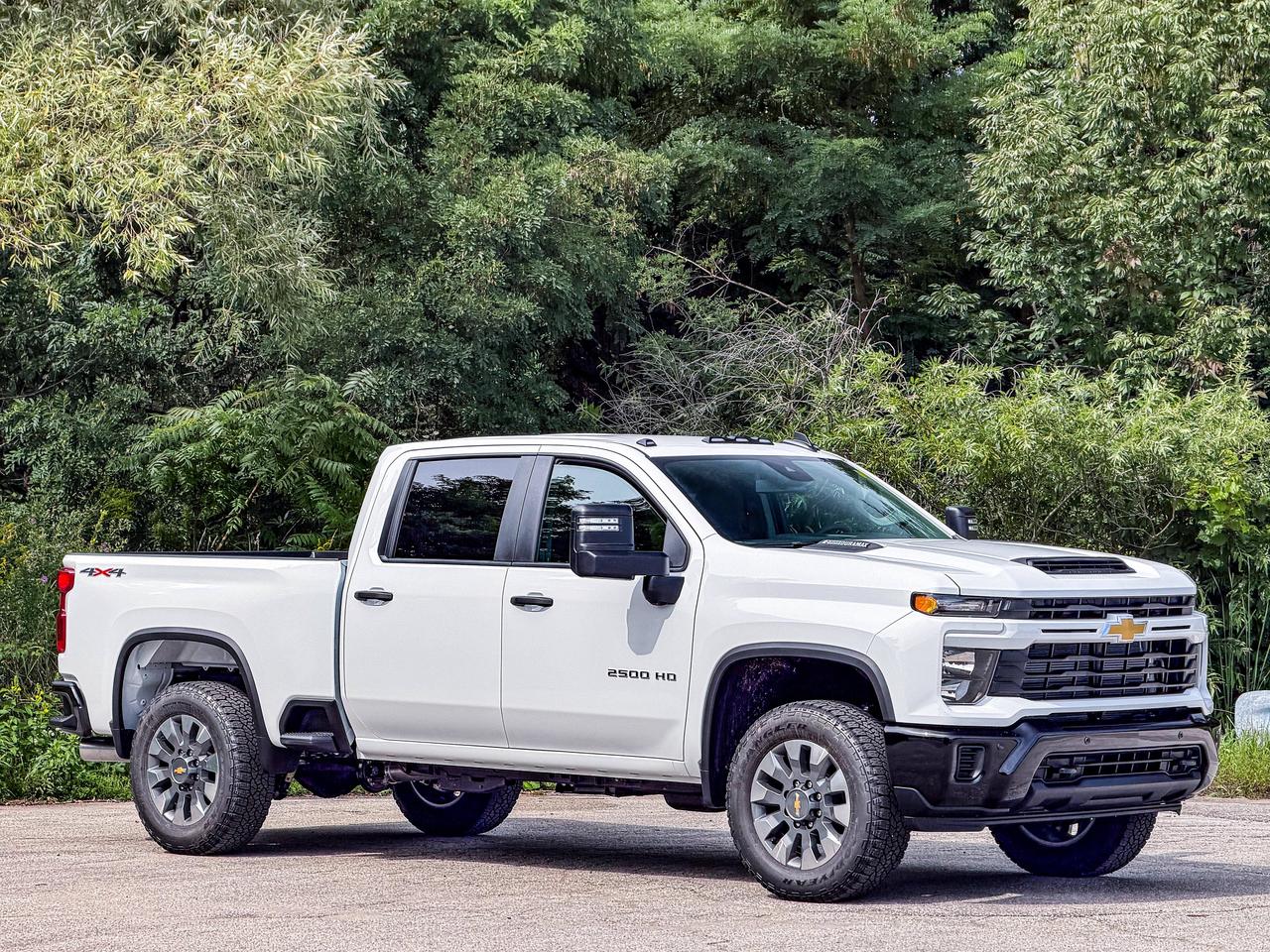 2026 Chevrolet SILVERADO 2500HD Custom Photo