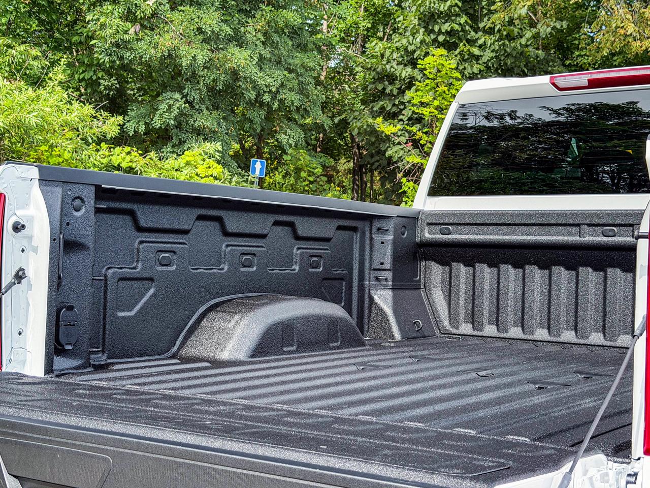 2026 Chevrolet SILVERADO 2500HD Custom Photo
