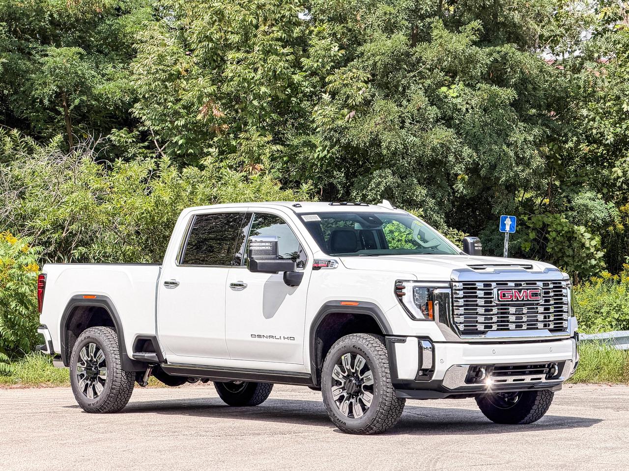 2026 GMC SIERRA 2500HD DENALI Photo