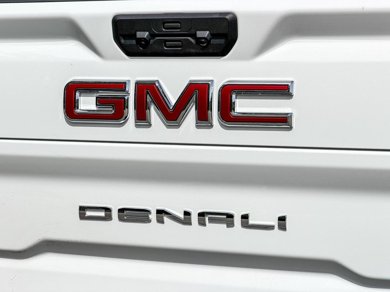 2026 GMC SIERRA 2500HD DENALI Photo