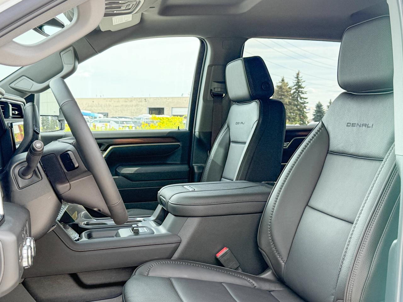 2026 GMC SIERRA 2500HD DENALI Photo
