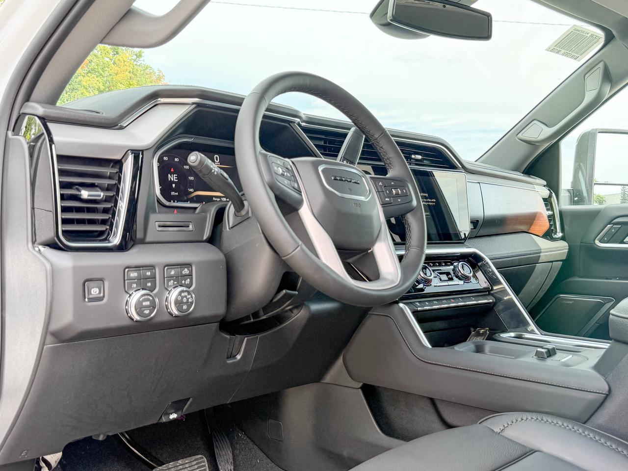 2026 GMC SIERRA 2500HD DENALI Photo
