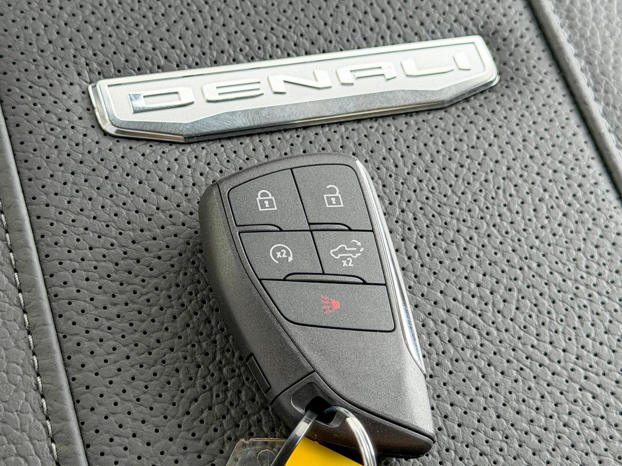 2026 GMC SIERRA 2500HD DENALI Photo