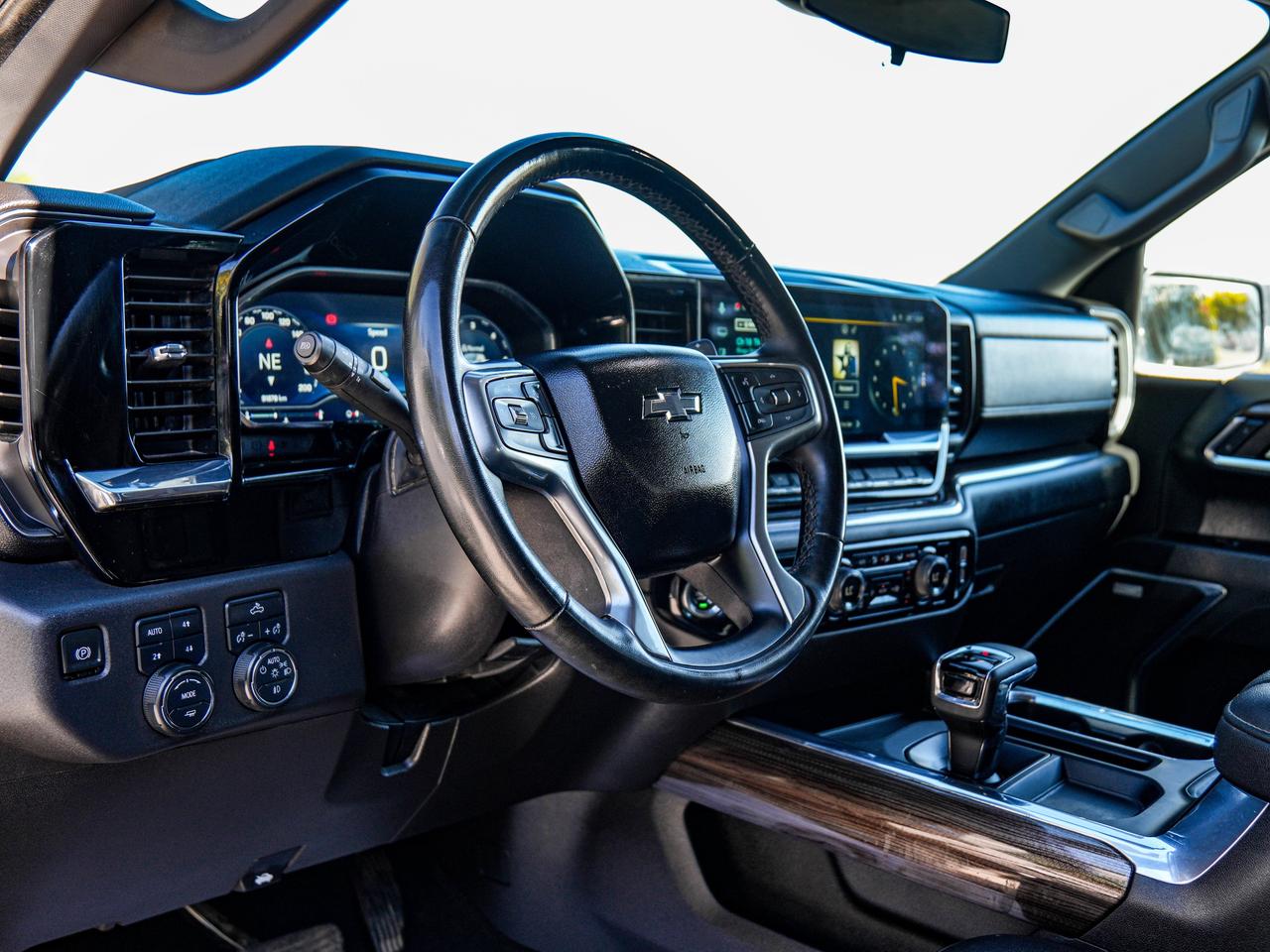 2024 Chevrolet Silverado 1500 LT Trail Boss Photo