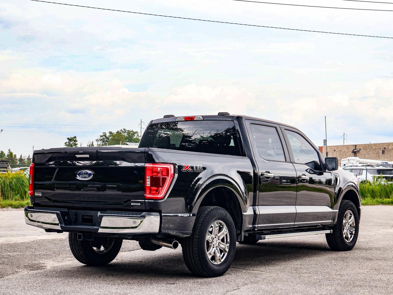 2023 Ford F-150 XLT Photo