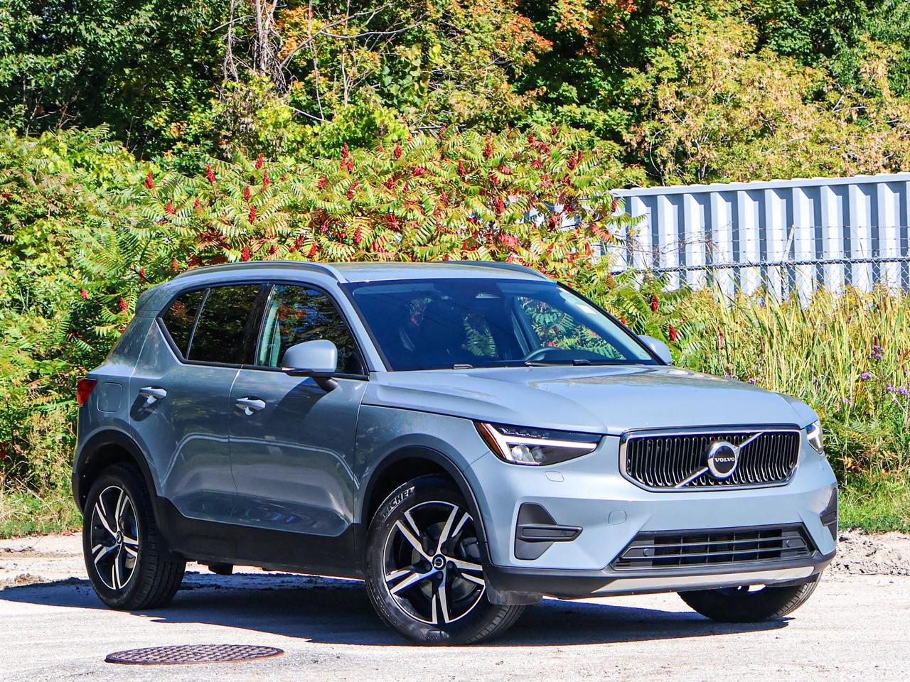 2023 Volvo XC40 Core Photo5