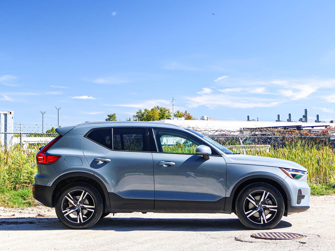 2023 Volvo XC40 Core Photo