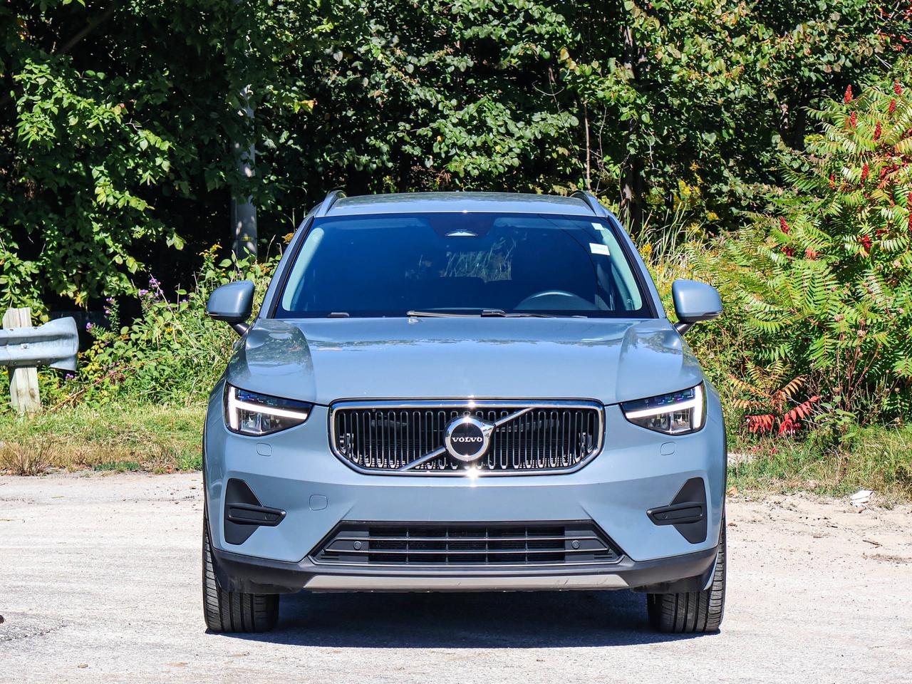 2023 Volvo XC40 Core Photo