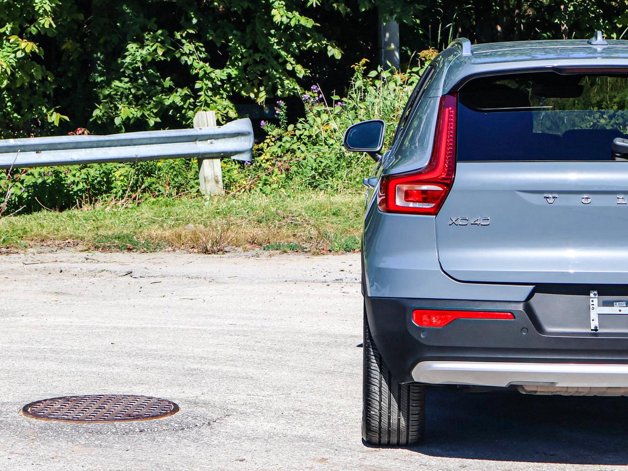 2023 Volvo XC40 Core Photo
