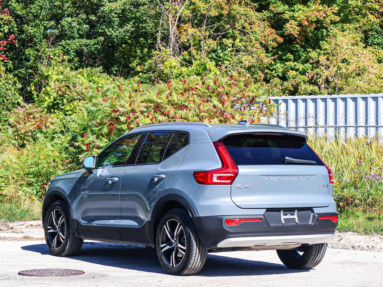 2023 Volvo XC40 Core Photo