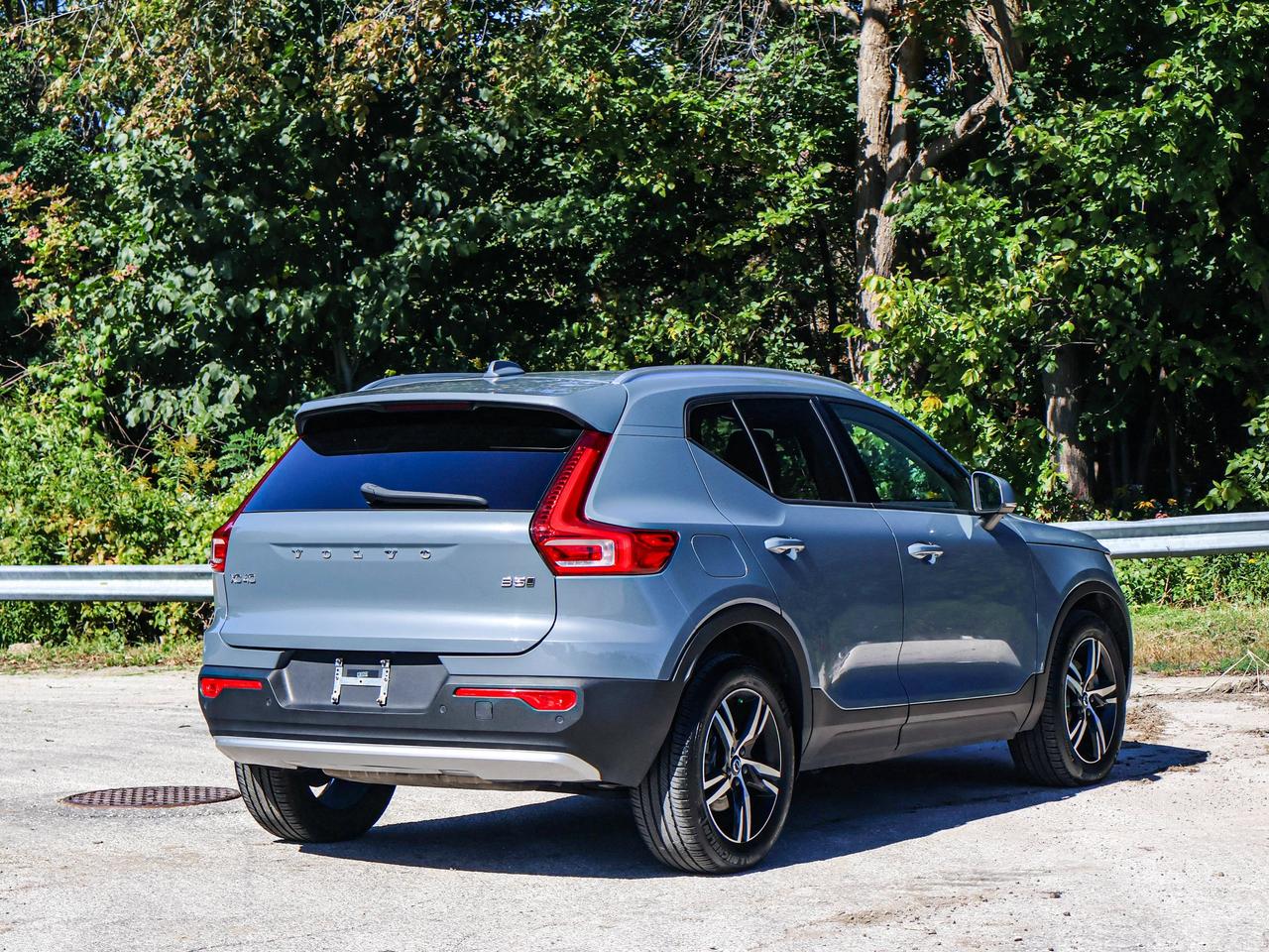 2023 Volvo XC40 Core Photo